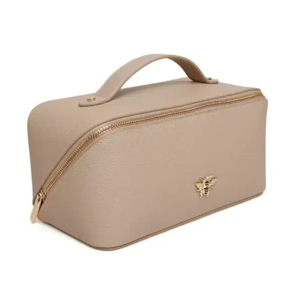 Alice Wheeler Beauty Train Case - Image 31