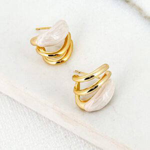 Envy 4124 Curl Earrings in White & Black