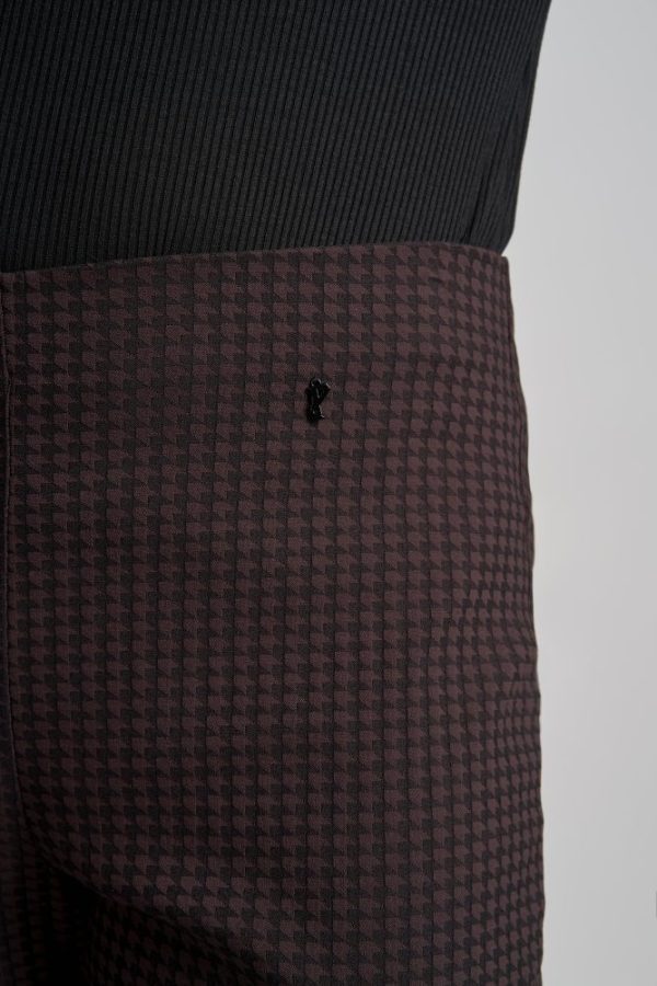 Pinns 302CT Brown Dogtooth Print Ankle Grazer Trousers - Image 4