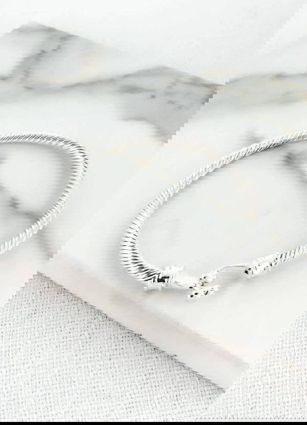 Envy 4344 Textured Bangle in Gold or Silver - Image 2