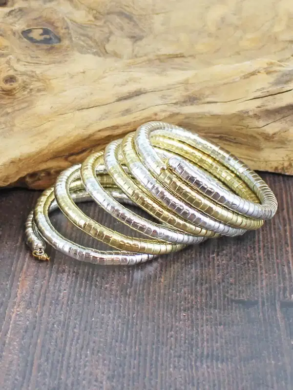 1507 Two Tone Spiral Cuff