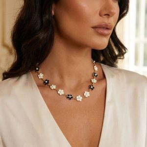 Envy 4891 Short Black & White Necklace