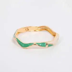 3619 White Enamel Wave Bangle